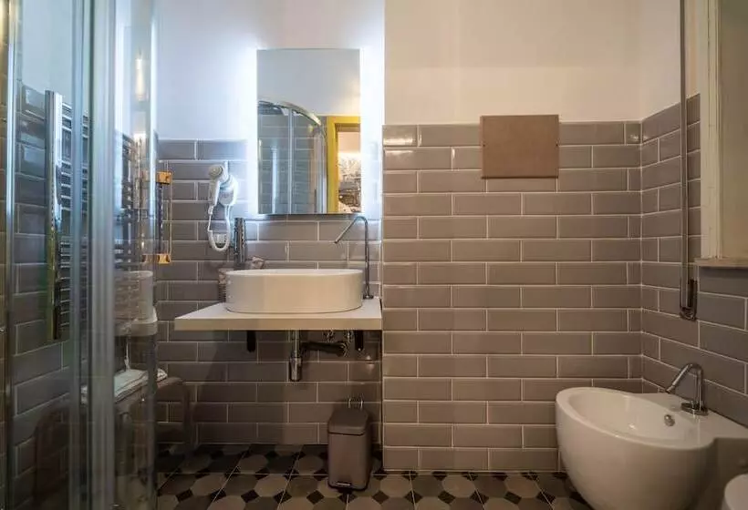 تختخواب و صبحانه Urban Rooms