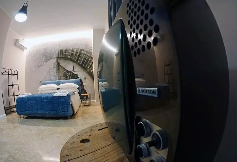 تختخواب و صبحانه Urban Rooms