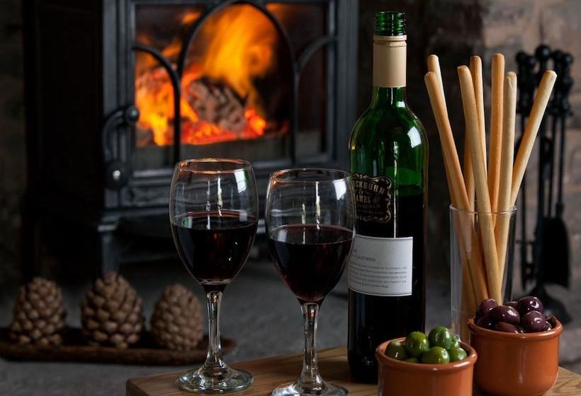 Charming And Authentic Cottage With Beautiful Views In A Quiet Location