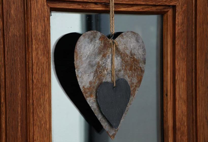 Charming And Authentic Cottage With Beautiful Views In A Quiet Location