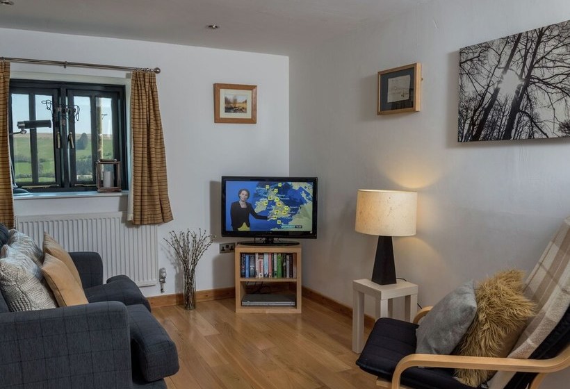 Cottage Consisting Of Luxury Like A Rain Shower And Ideally Situated In Crai