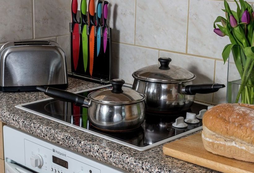 Cottage Consisting Of Luxury Like A Rain Shower And Ideally Situated In Crai