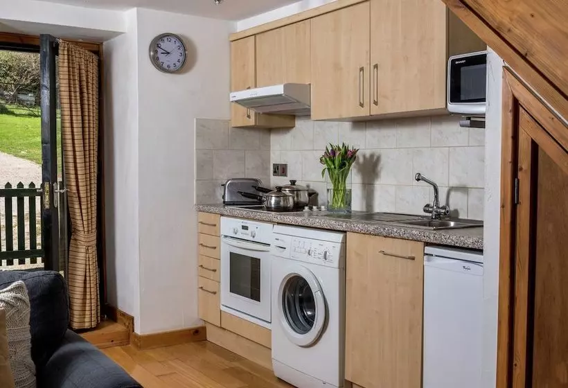 Cottage Consisting Of Luxury Like A Rain Shower And Ideally Situated In Crai