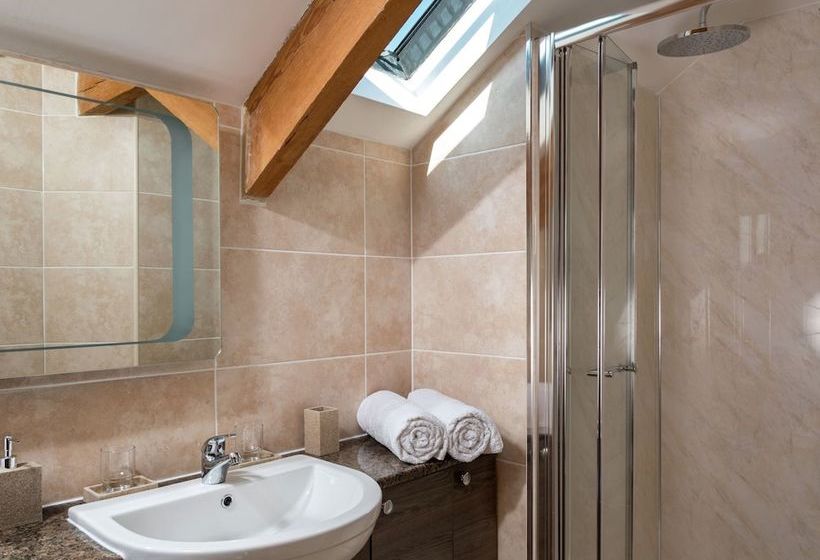 Cottage Consisting Of Luxury Like A Rain Shower And Ideally Situated In Crai