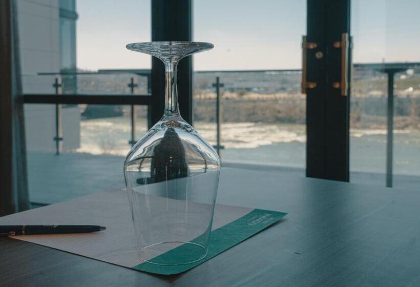 هتل Indigo Columbus At Riverfront Place, An Ihg