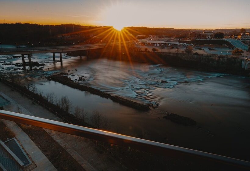 هتل Indigo Columbus At Riverfront Place, An Ihg