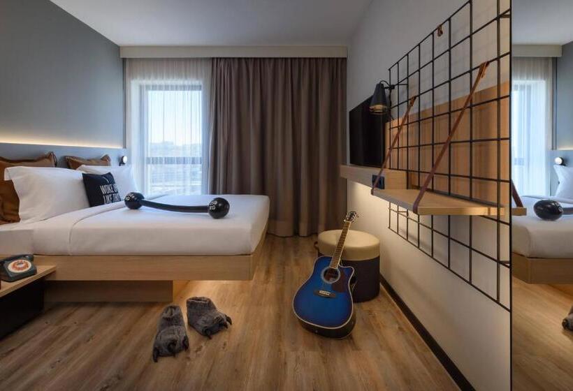 Hotel Moxy Lisboa Oriente