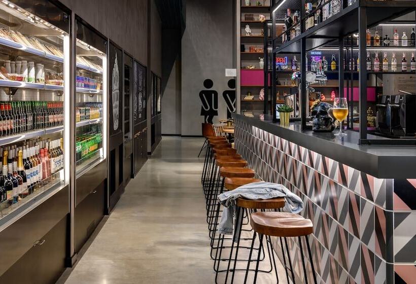 Hotel Moxy Lisboa Oriente