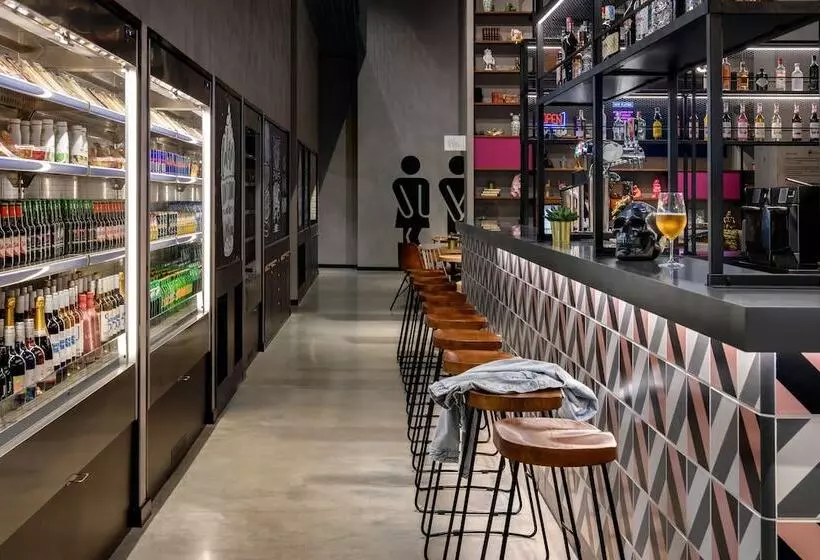 Hotel Moxy Lisboa Oriente