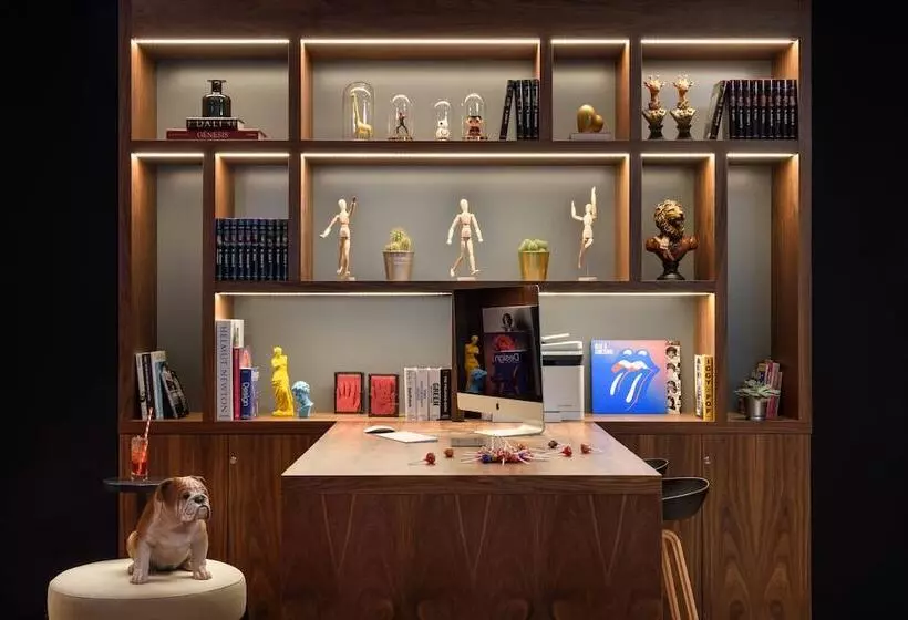 Hotel Moxy Lisboa Oriente