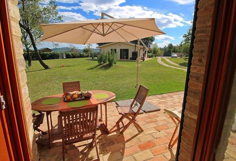 Luxurious Cottage With Swimming Pool In Montelabbate