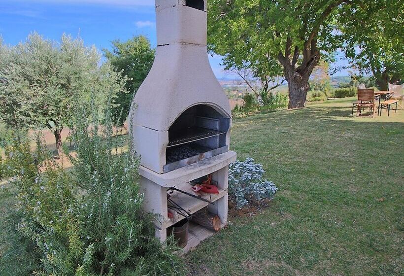 Luxurious Cottage With Swimming Pool In Montelabbate