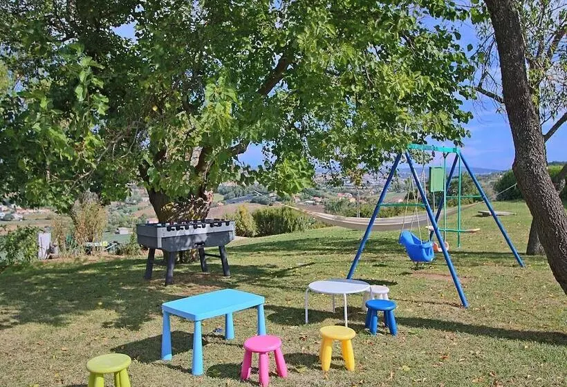 Luxurious Cottage With Swimming Pool In Montelabbate