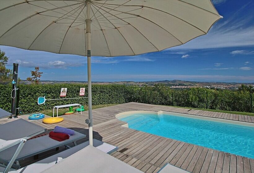 Luxurious Cottage With Swimming Pool In Montelabbate