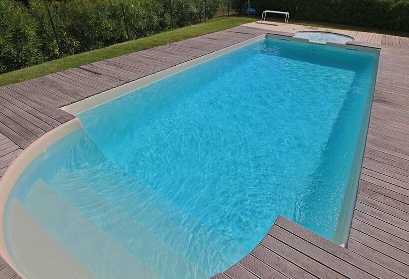 Luxurious Cottage With Swimming Pool In Montelabbate