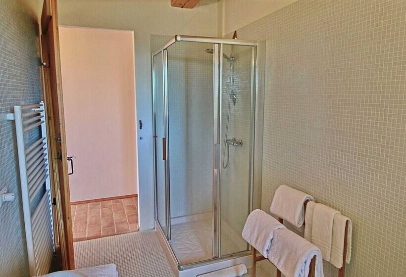 Luxurious Cottage With Swimming Pool In Montelabbate