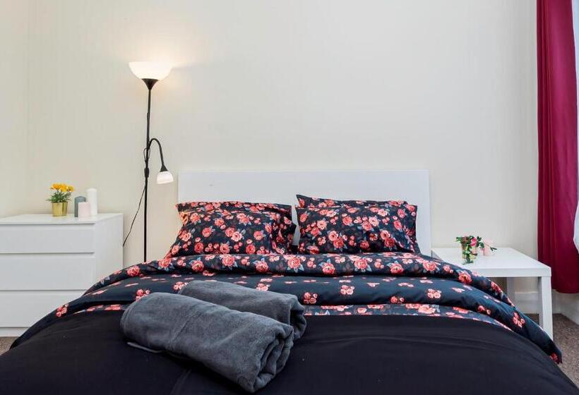 펜션 Shirley House Self Catering Guest House, 5 Min Drive To Cruise Ship Terminals And City Centre