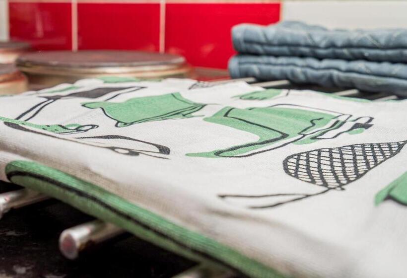 펜션 Shirley House Self Catering Guest House, 5 Min Drive To Cruise Ship Terminals And City Centre