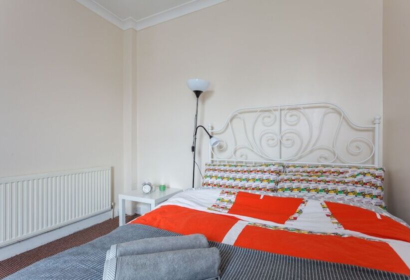 펜션 Shirley House Self Catering Guest House, 5 Min Drive To Cruise Ship Terminals And City Centre