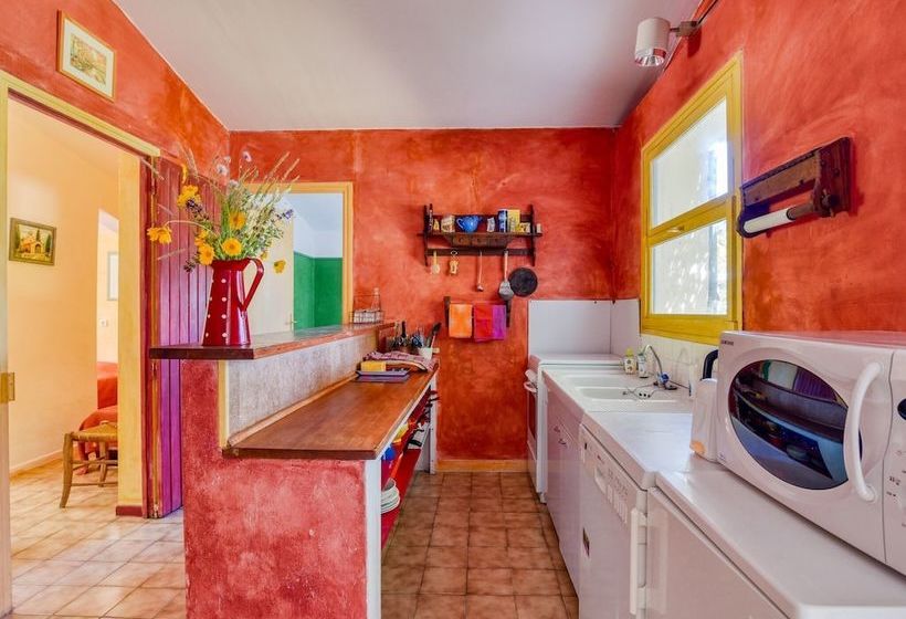 Provincial Cottage In Provence With Swimming Pool