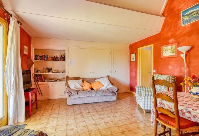 Provincial Cottage In Provence With Swimming Pool