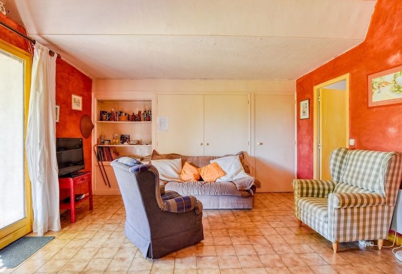 Provincial Cottage In Provence With Swimming Pool