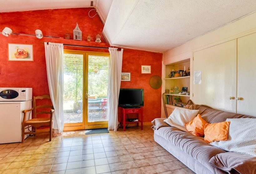 Provincial Cottage In Provence With Swimming Pool