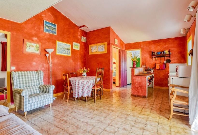 Provincial Cottage In Provence With Swimming Pool