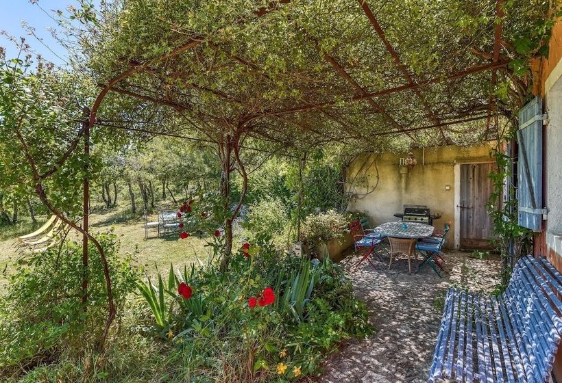 Provincial Cottage In Provence With Swimming Pool