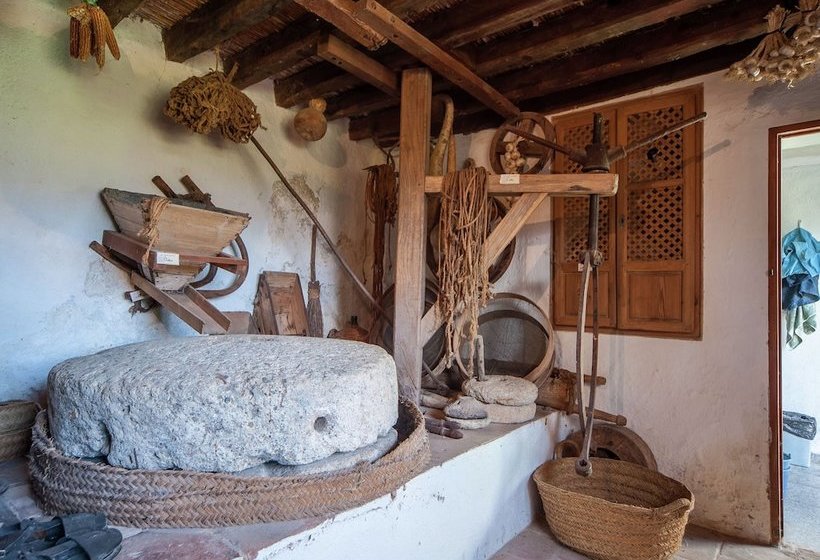 Rustic Cottage In El Padul With Swimming Pool