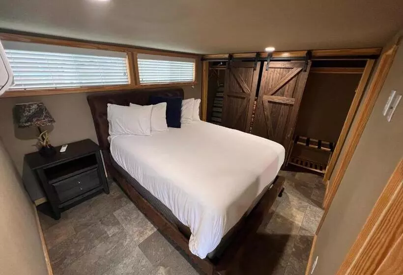 The Hideout Golf Club & Resort