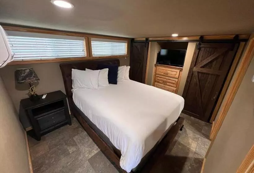 The Hideout Golf Club & Resort