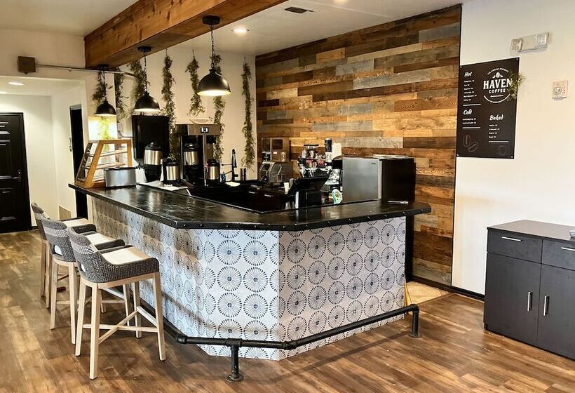 The Hideout Golf Club & Resort