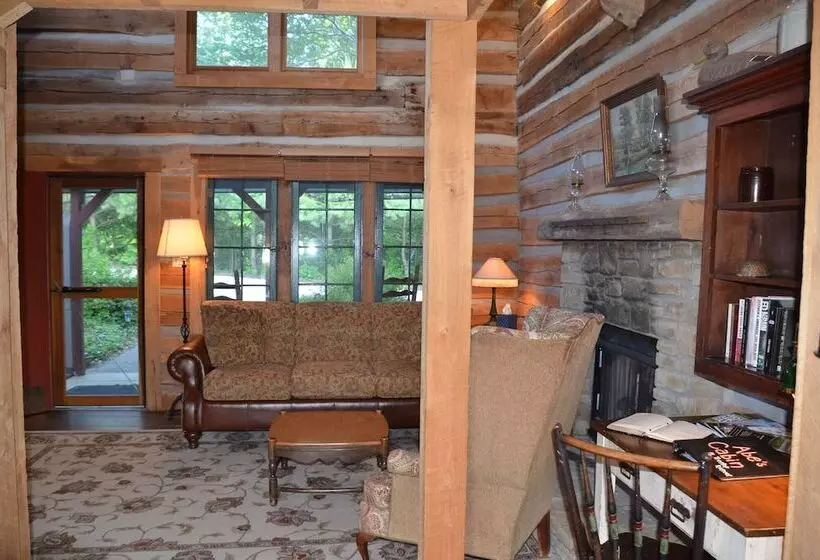 Treetop Retreat
