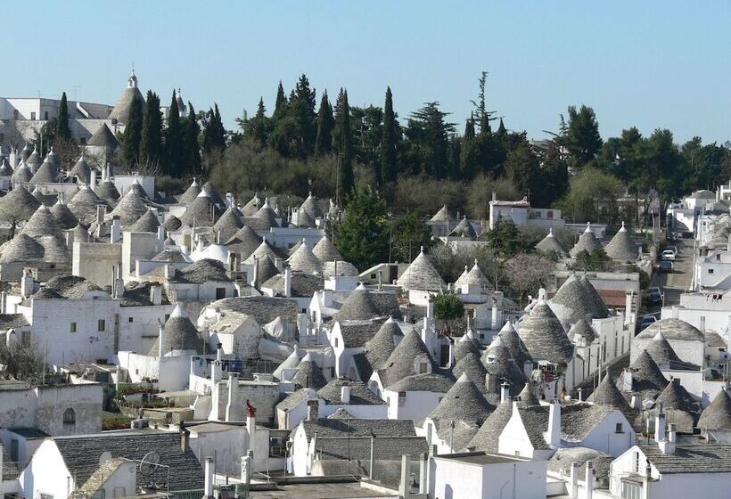 Typical Trullo With Conical Roof In Excellent Area Near Sea