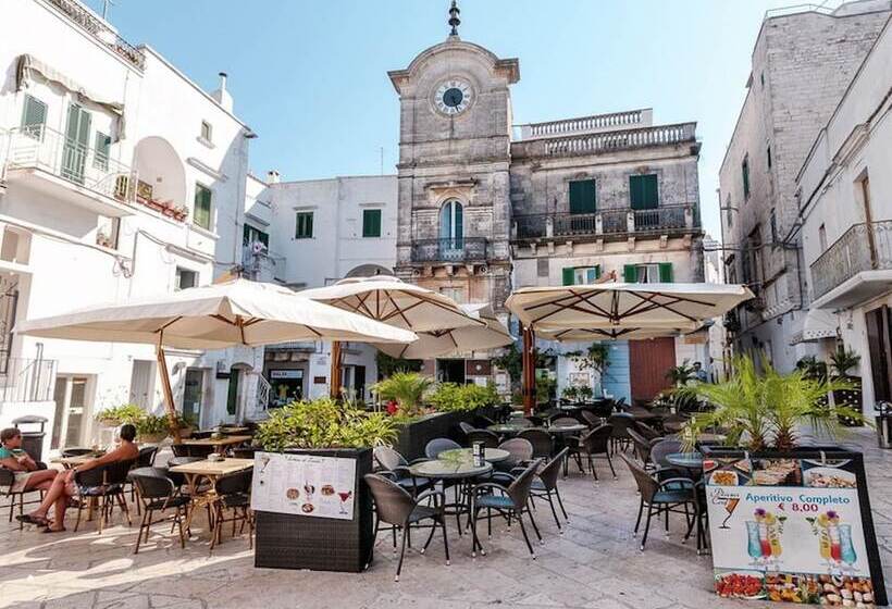 Typical Trullo With Conical Roof In Excellent Area Near Sea