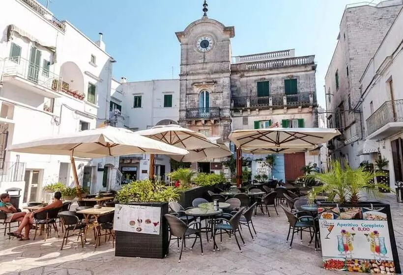 Typical Trullo With Conical Roof In Excellent Area Near Sea