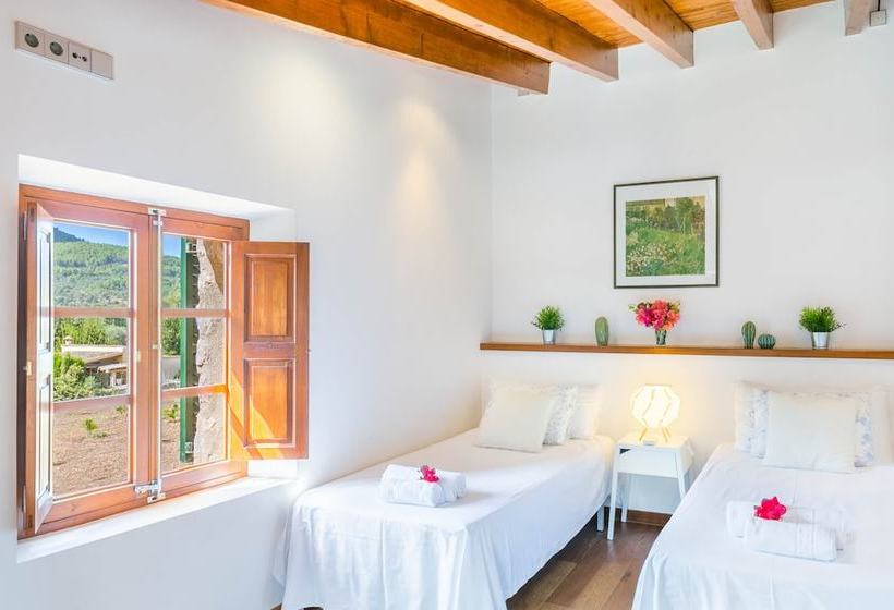 Beautiful Mallorcan Villa With Pool In Soller