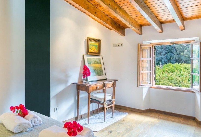 Beautiful Mallorcan Villa With Pool In Soller