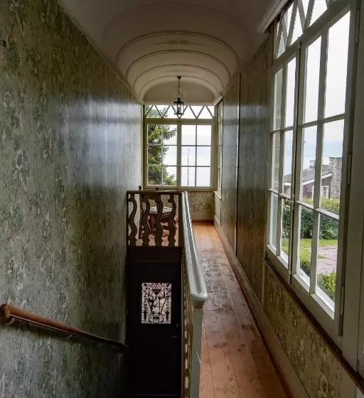 تختخواب و صبحانه Villa Pochon