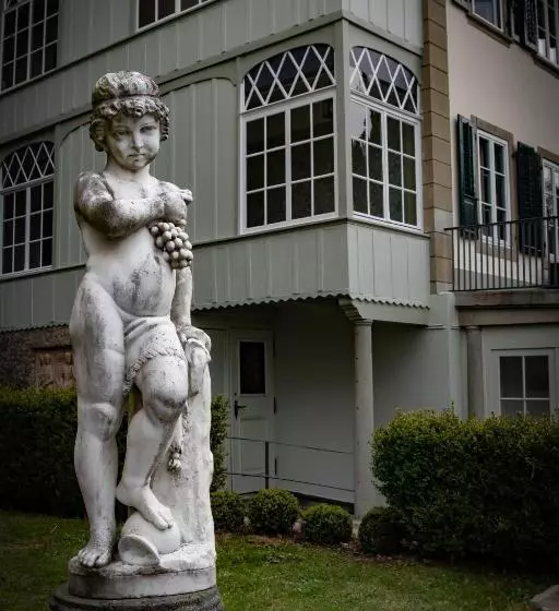 تختخواب و صبحانه Villa Pochon