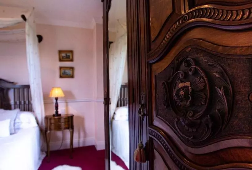 Hotelli Kilcooly S Country House