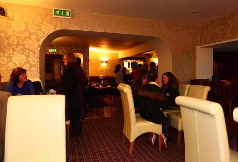 Hotelli Kilcooly S Country House