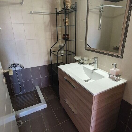 Pensjonat Tk1 George Apartments By The Airport