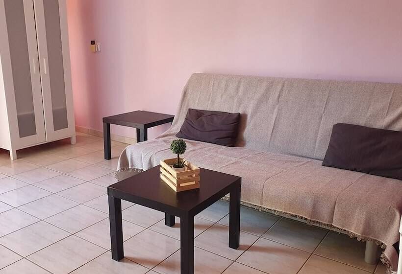 Pensjonat Tk1 George Apartments By The Airport