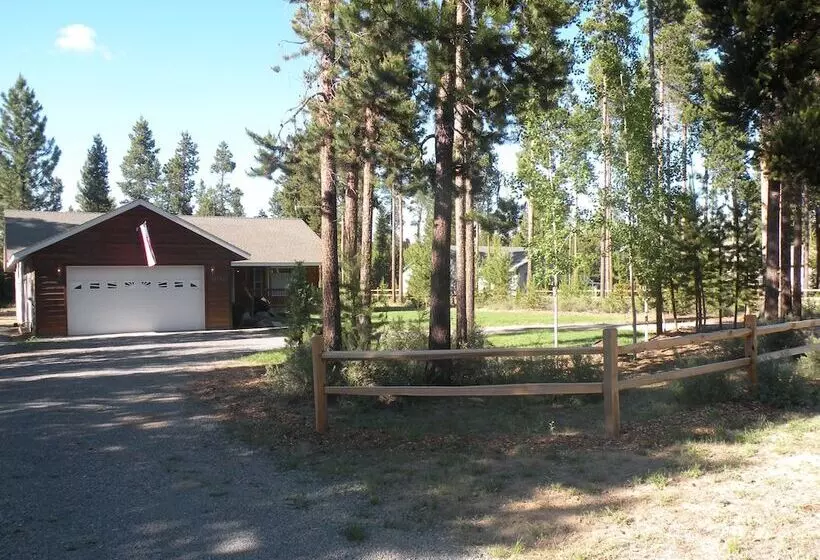 The Cozy Cabin Lapine