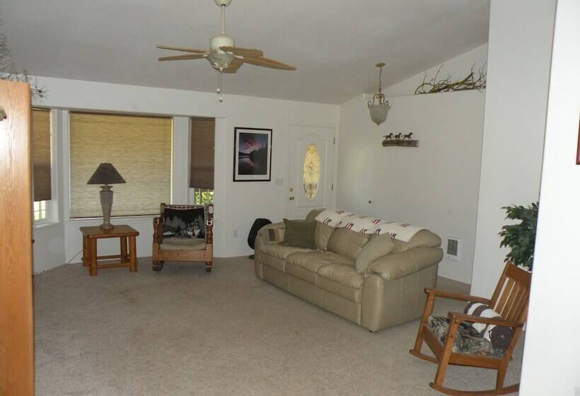 The Cozy Cabin Lapine