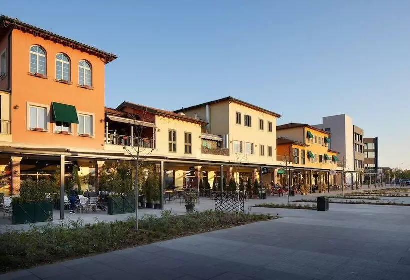 هتل Four Points By Sheraton Prishtina City