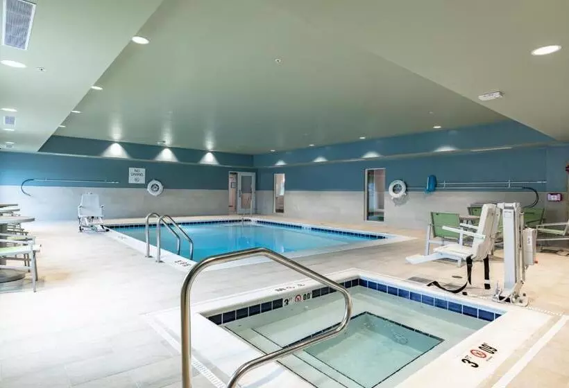 ホテル Holiday Inn Express & Suites   Moundsville, An Ihg