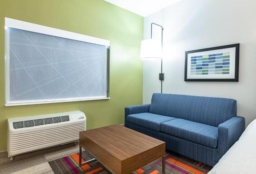 Отель Holiday Inn Express & Suites Moundsville, An Ihg